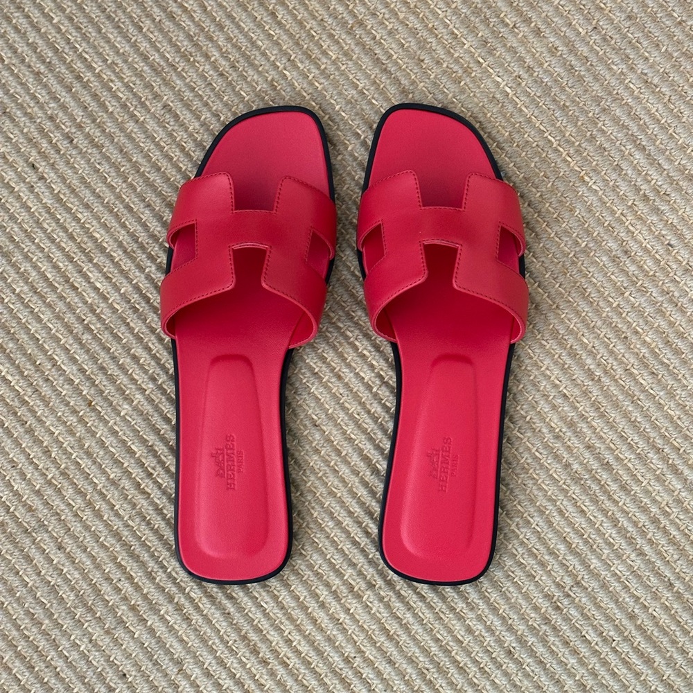 Brand New Hermes Oran Sandal Rose Cotinga RED Leather Authentic 40EU, 10 US